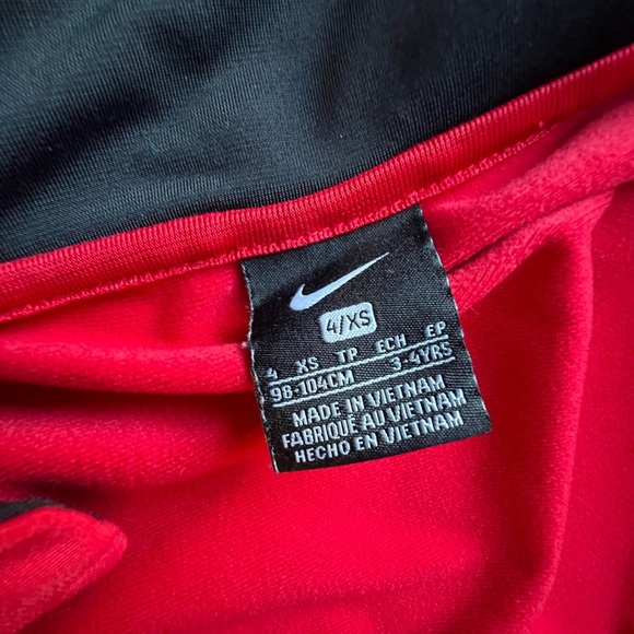 Nike Boys Red Black Full Zip Track Jacket Size 4 XS - Picture 4 of 4